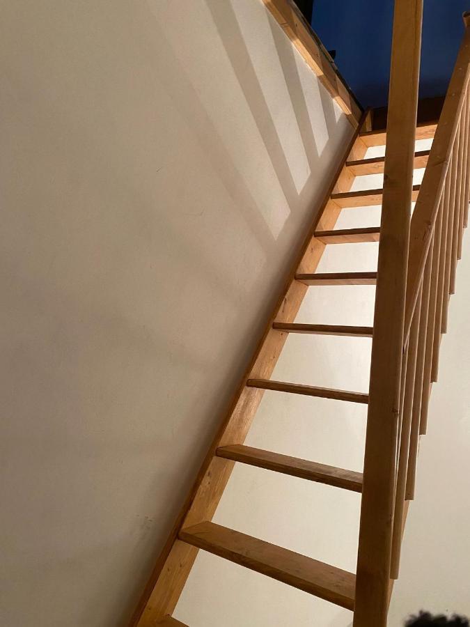 Lovely 1 Room Bedroom Loft, 20 Mins To Bgy Airport Pradalunga エクステリア 写真